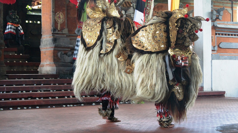 Batubuluan Village & Barong dance